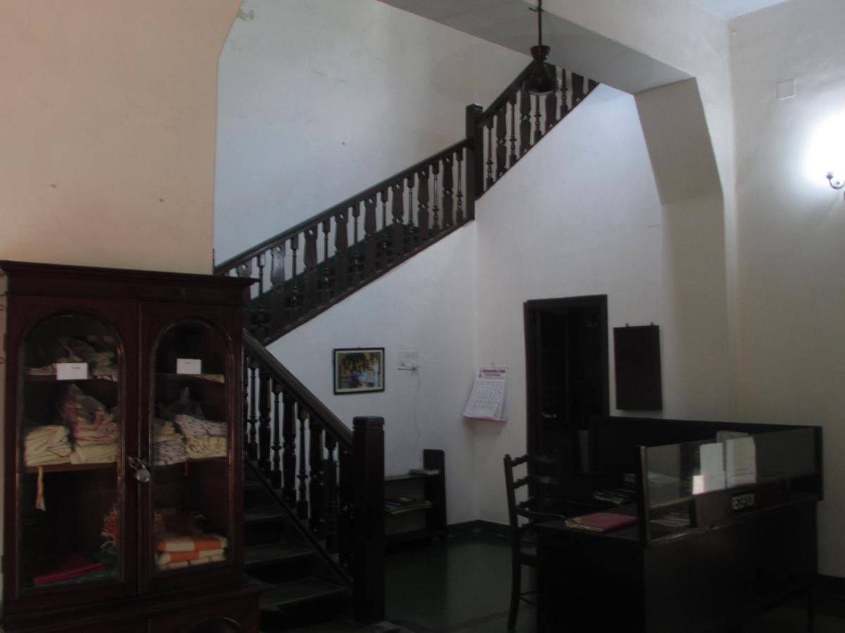 Ywca Gallway Guest House Kalküta Dış mekan fotoğraf